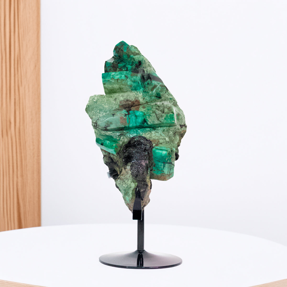 Pedra Esmeralda Extra na Base Metal Preto 2,822 kg - Coleção