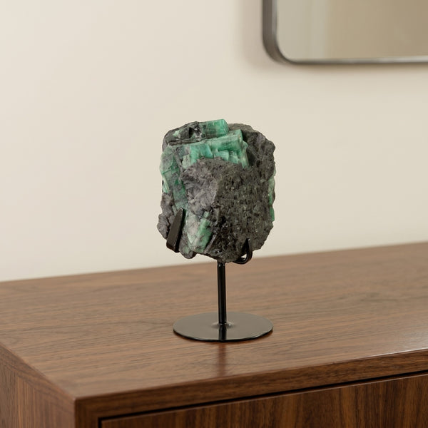 Pedra Esmeralda na Base Metal Preto 1,178 kg