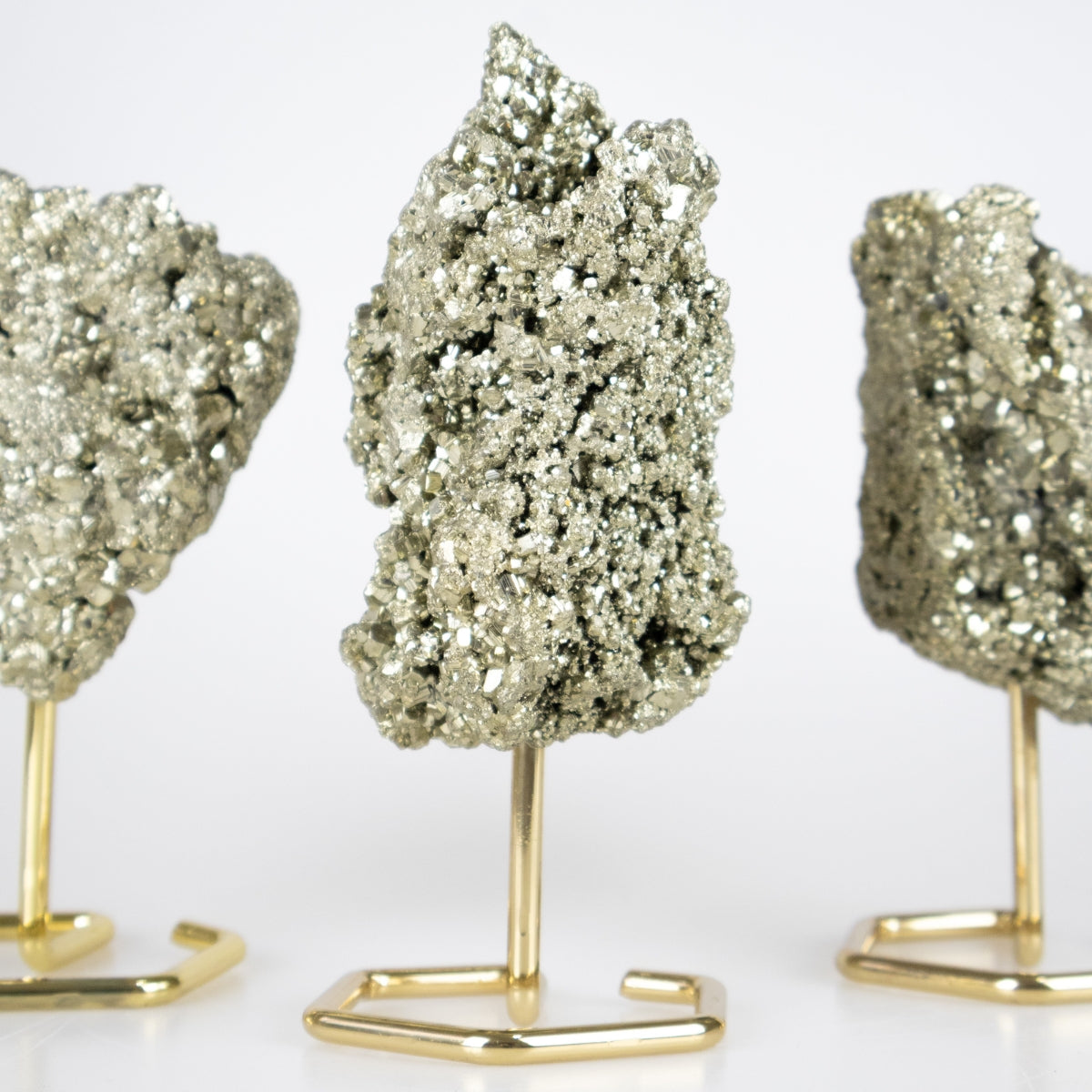 Pedra Pirita Bruta na Base Metal Banho Ouro 551 gramas