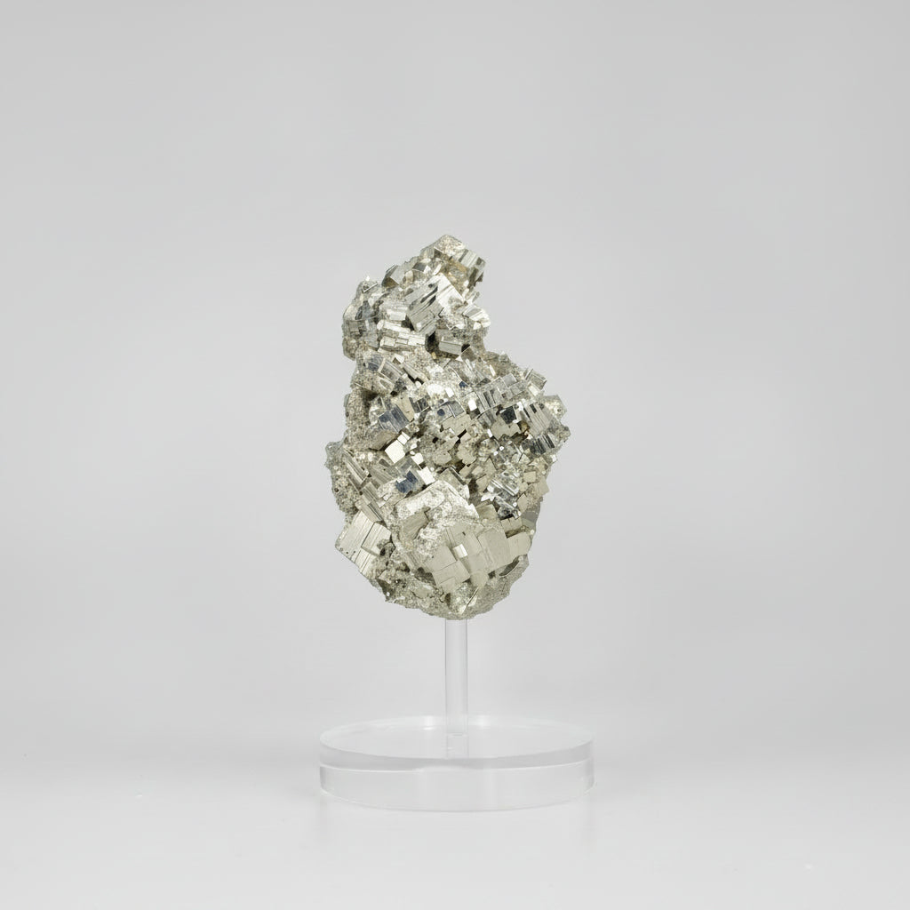 Pedra Pirita Cúbica de Navajun Espanha Base Acrílica 3,430 Kg (coleção)