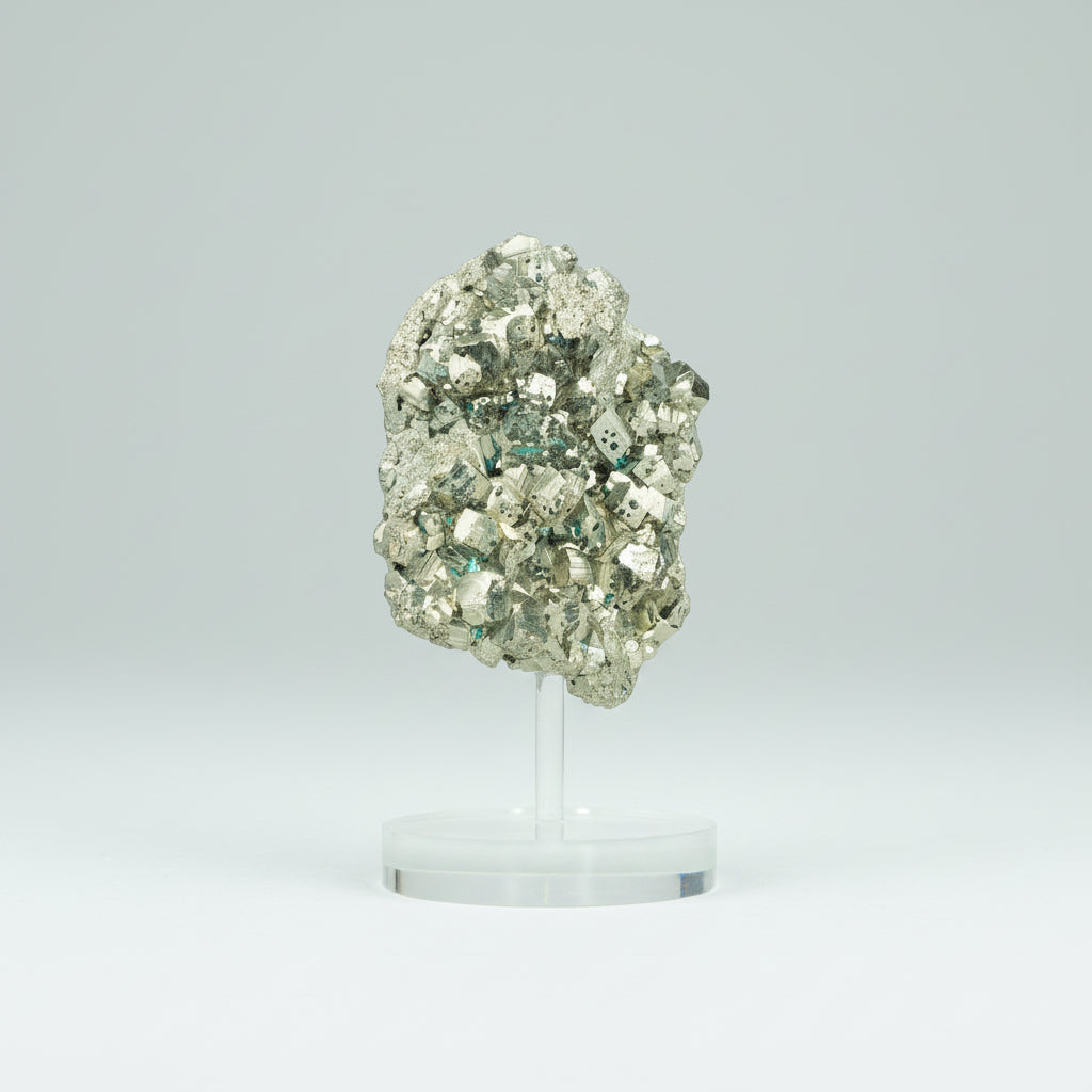 Pedra Pirita Cúbica de Navajun Espanha Base Acrílica 3,668 Kg (coleção)
