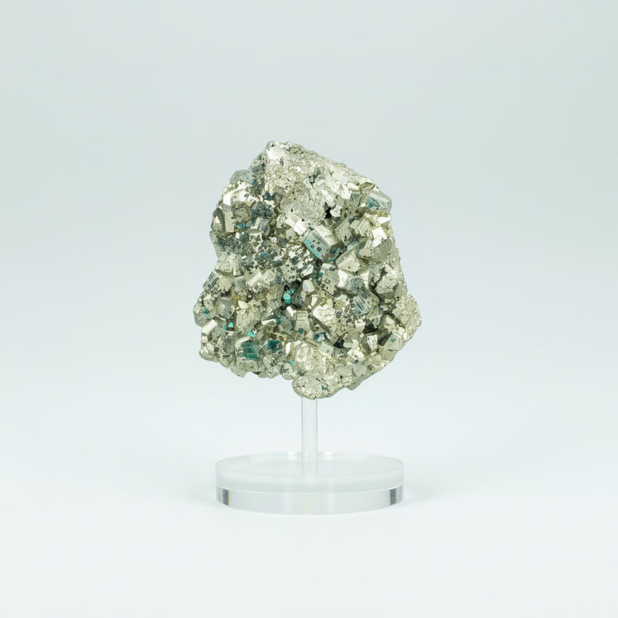 Pedra Pirita Cúbica de Navajun Espanha Base Acrílica 3,668 Kg (coleção)