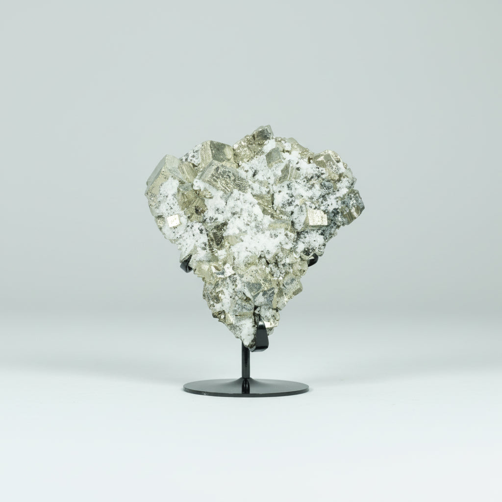 Pedra Pirita Cúbica na Matriz de Navajun Espanha Base Metal 11,250 kg (coleção)