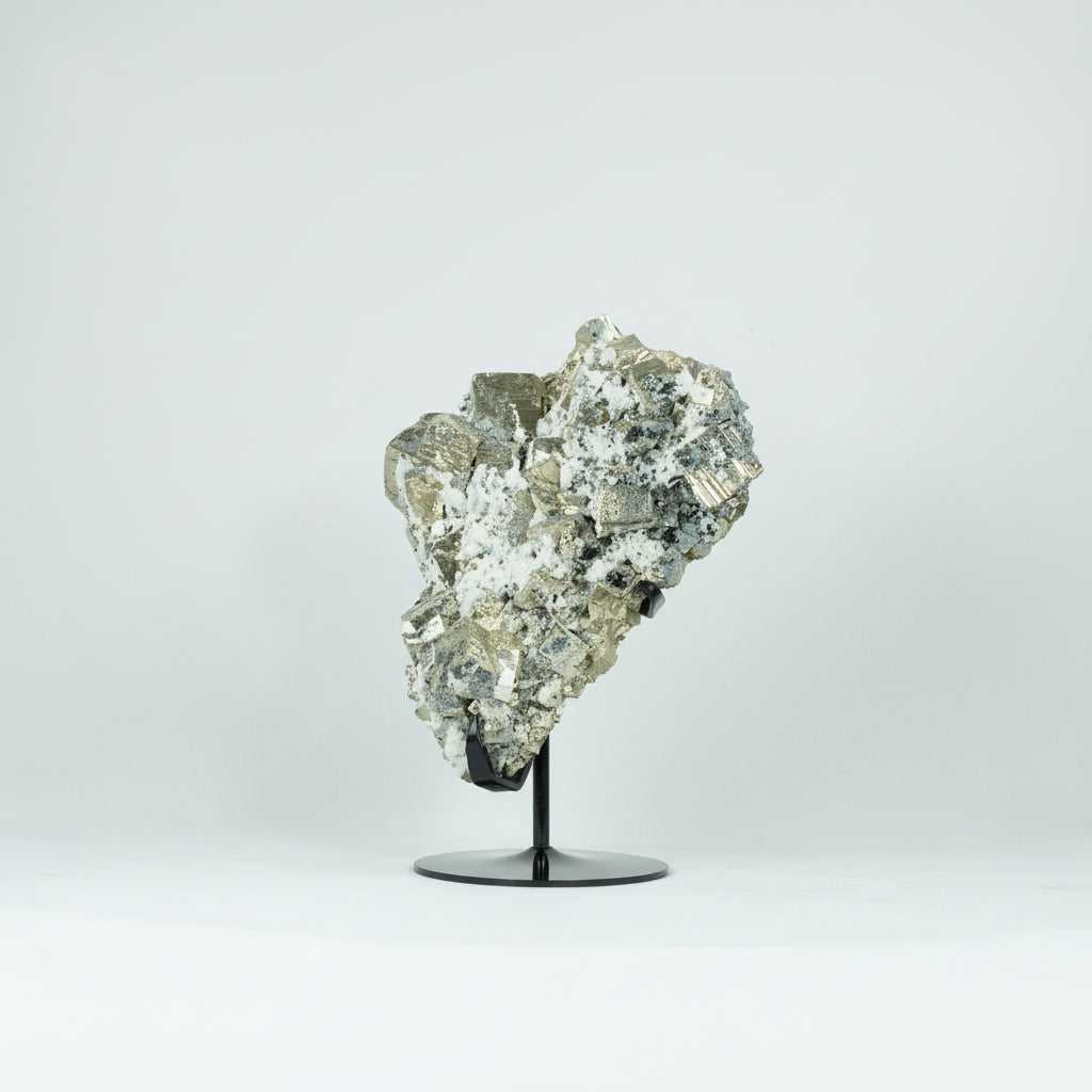 Pedra Pirita Cúbica na Matriz de Navajun Espanha Base Metal 11,250 kg (coleção)