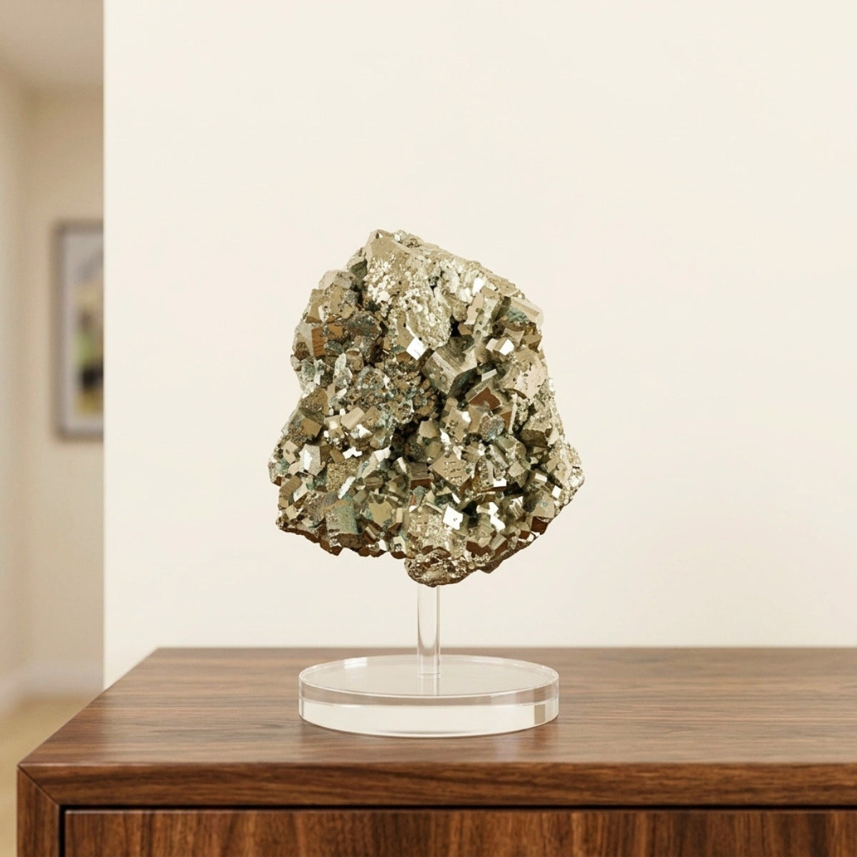 Pedra Pirita Cúbica de Navajun Espanha Base Acrílica 3,668 Kg (coleção)