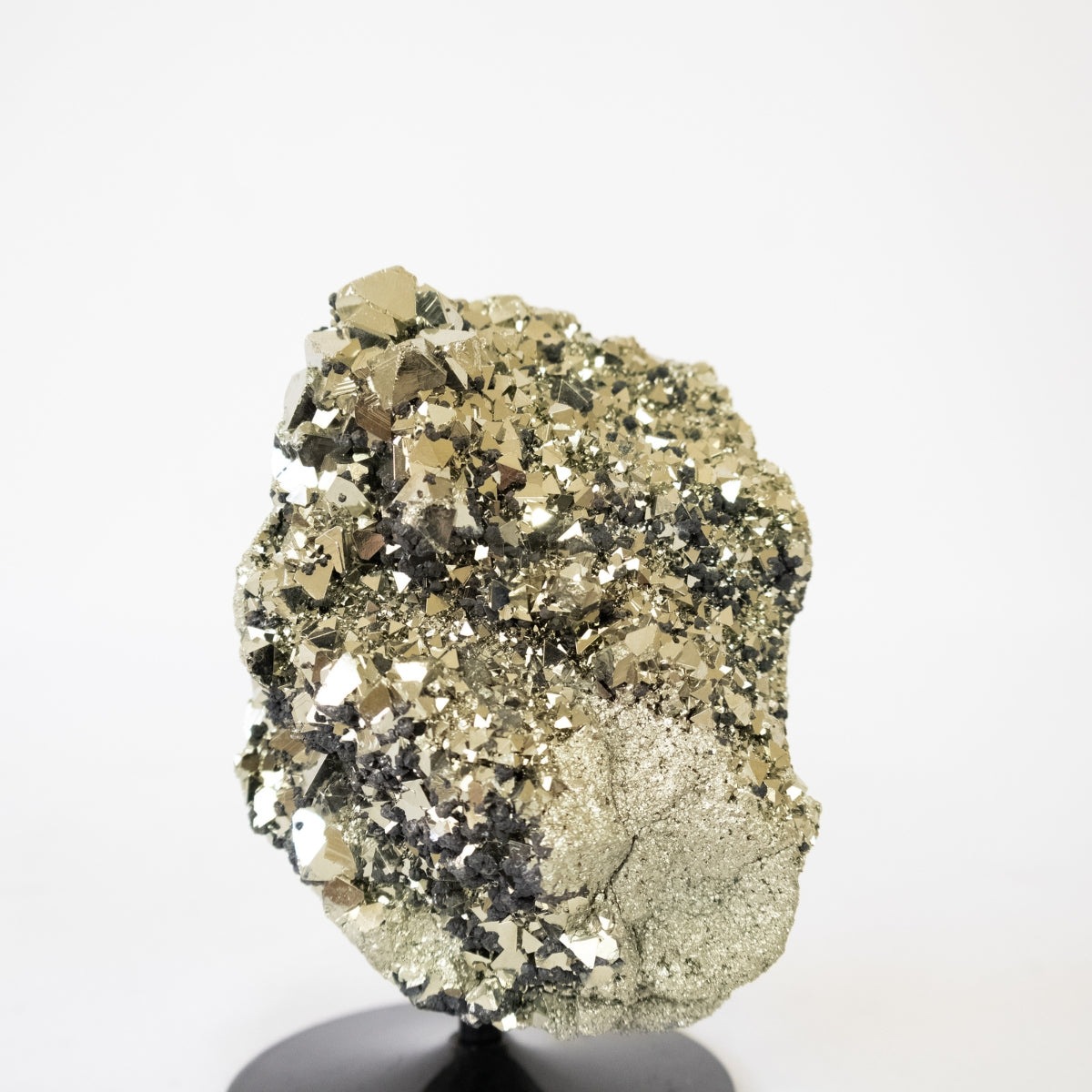 Pedra Pirita Octaédrica Peruana  Extra na Base de Metal Preto 1,078 kg