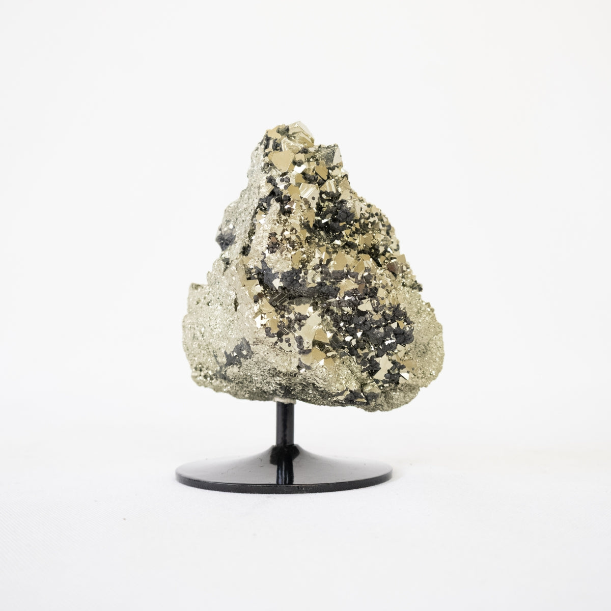 Pedra Pirita Octaédrica Peruana  Extra na Base de Metal Preto 1,078 kg