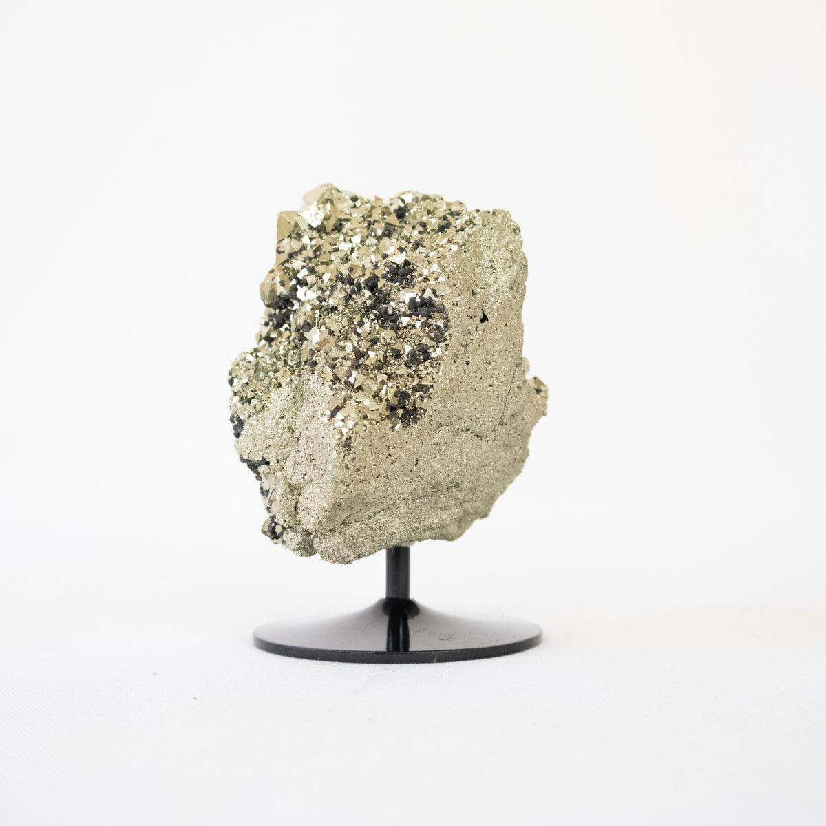 Pedra Pirita Octaédrica Peruana  Extra na Base de Metal Preto 1,078 kg