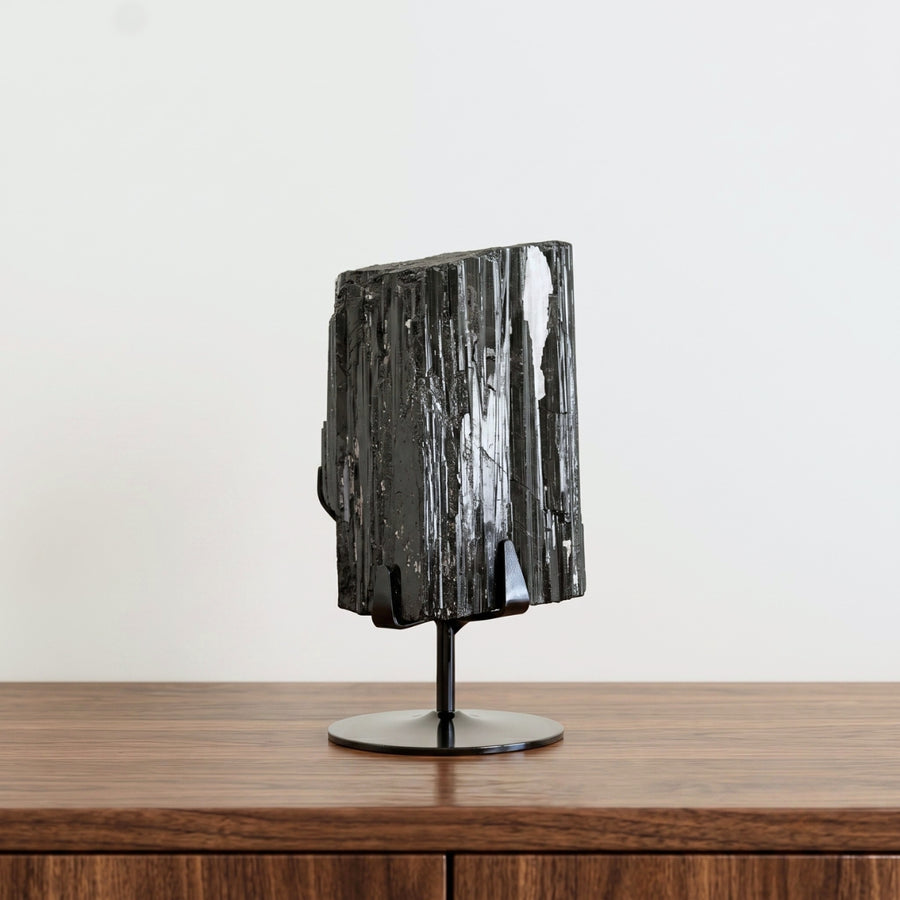 Pedra Turmalina Negra Bruta na Base Metal Preto 2,810 kg