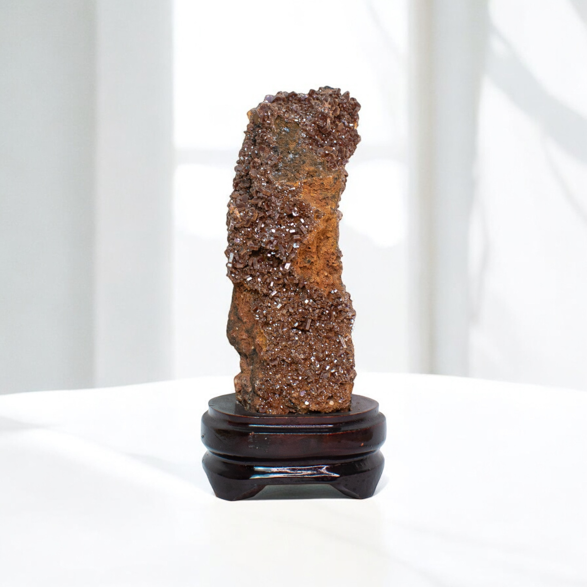 Pedra Vanadinita na Base de Madeira (Coleção) 1,747 kg