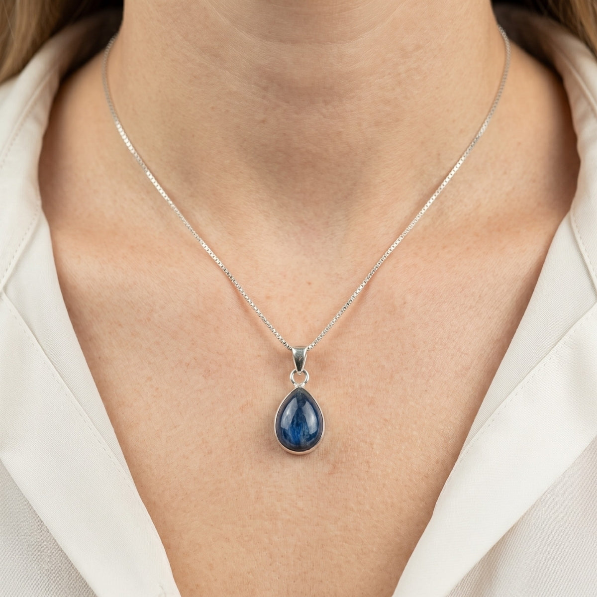 Pingente Pedra Tanzanita Natural, Cabochão Gota em Prata 925