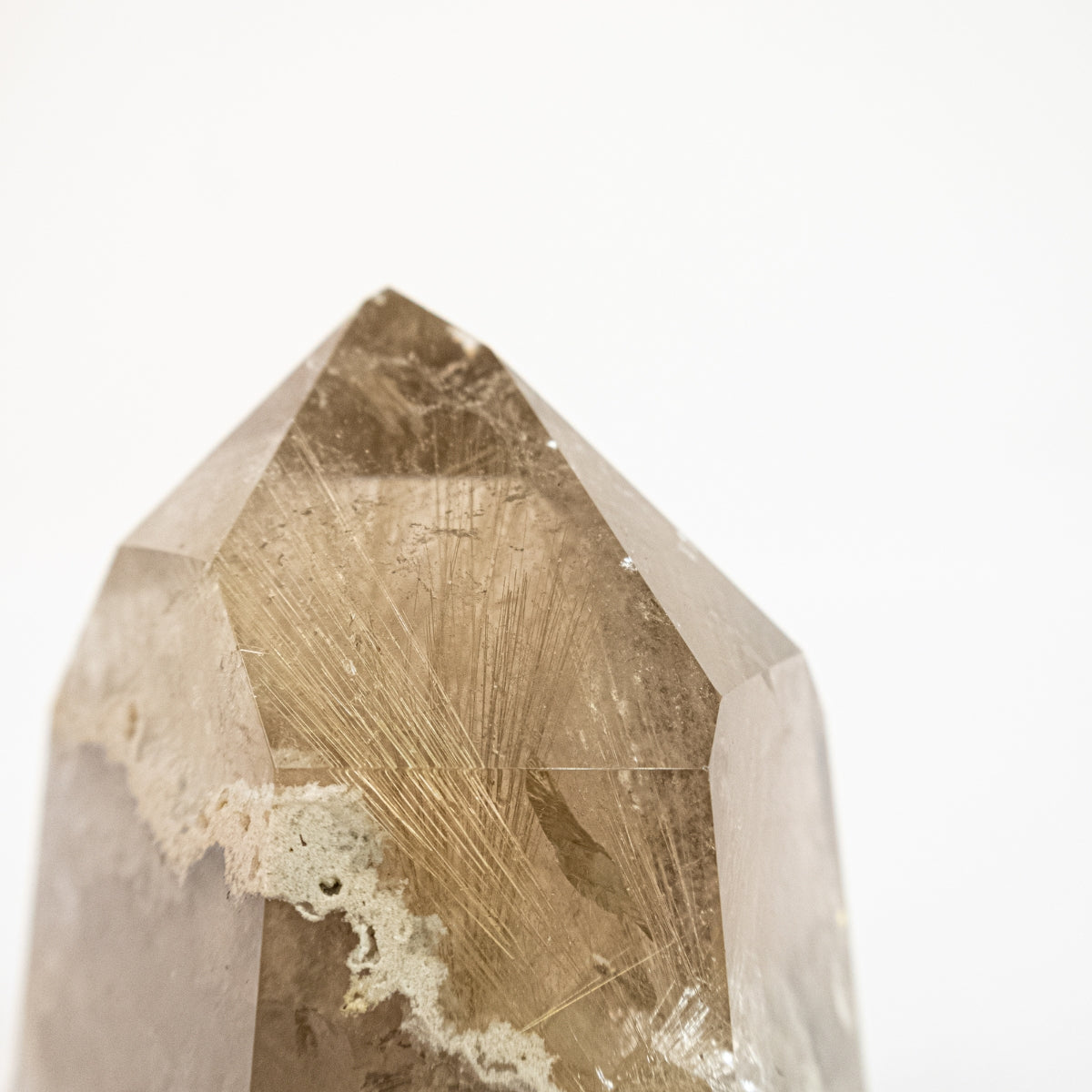 Ponta de Citrino Natural Polido com Inclusões de Rutilo e Phantom 674 gramas