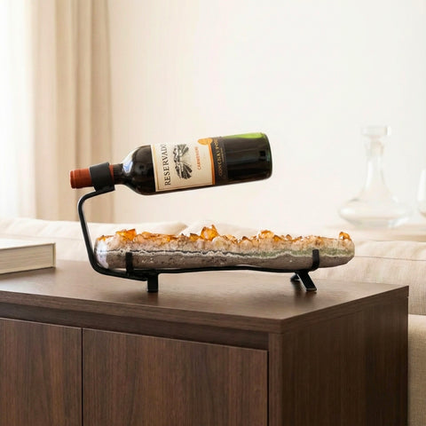 Suporte para vinho em Drusa de Citrino na base de metal preto 2,955 kg