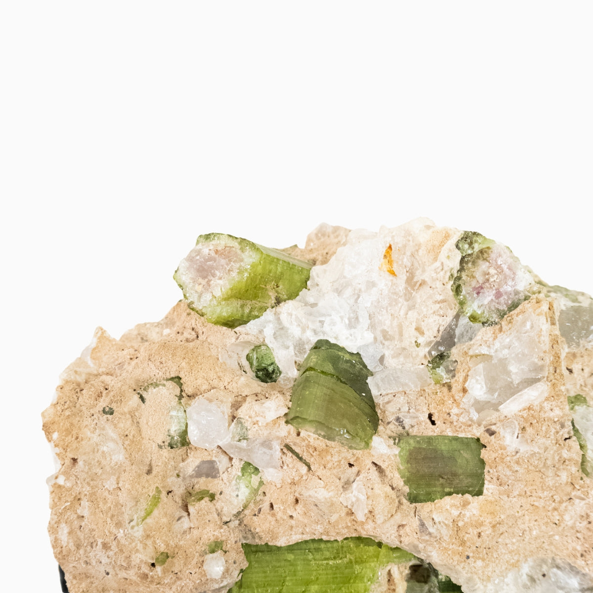 Turmalina Elbaíta ( Verde ) na Matriz com Inclusões de Mica Quartzo e Topázio Incolor na Base Metal 3,445 kg ( Coleção )