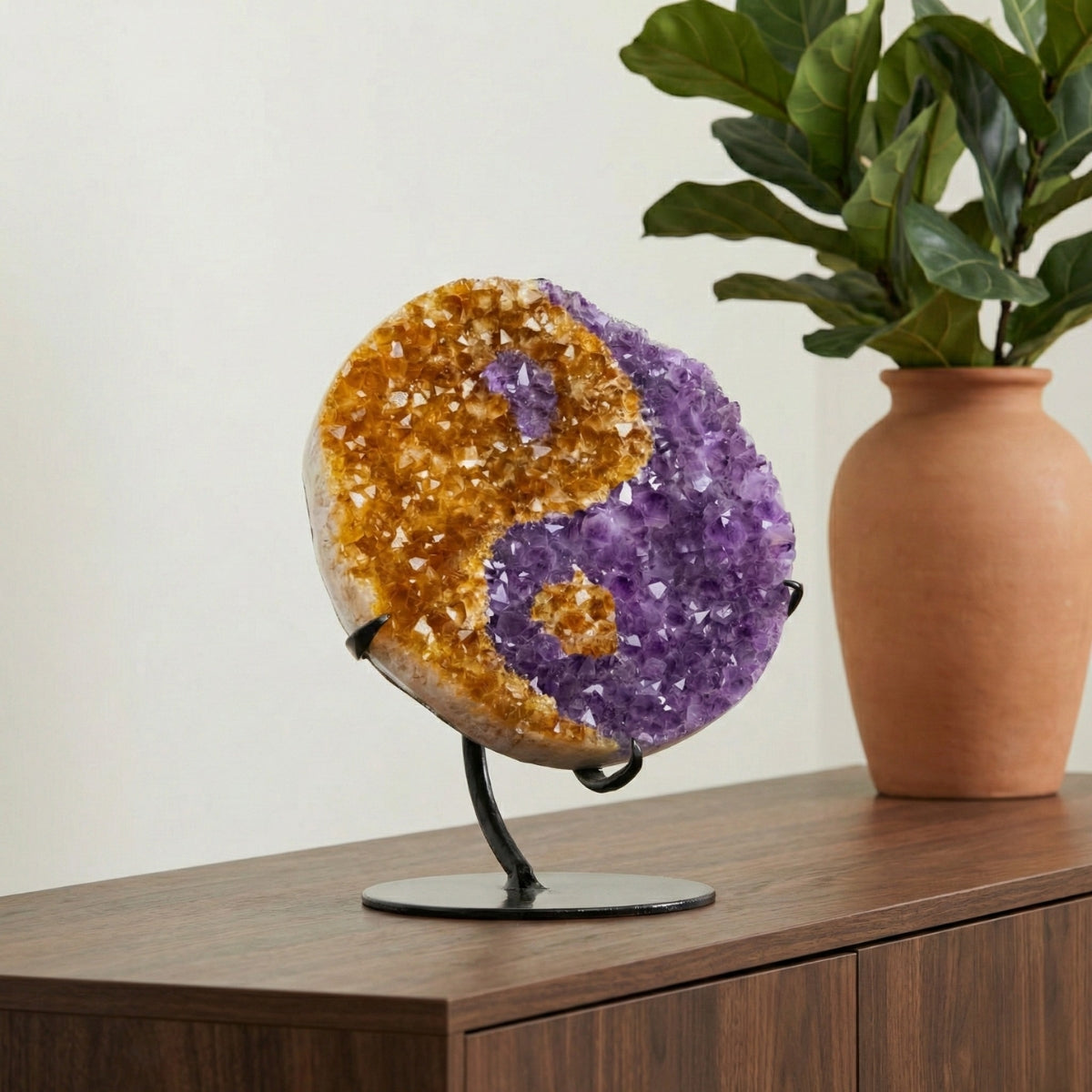 Yin Yang Drusa de Ametista e Citrino na Base Metal Preto 4,750 kg
