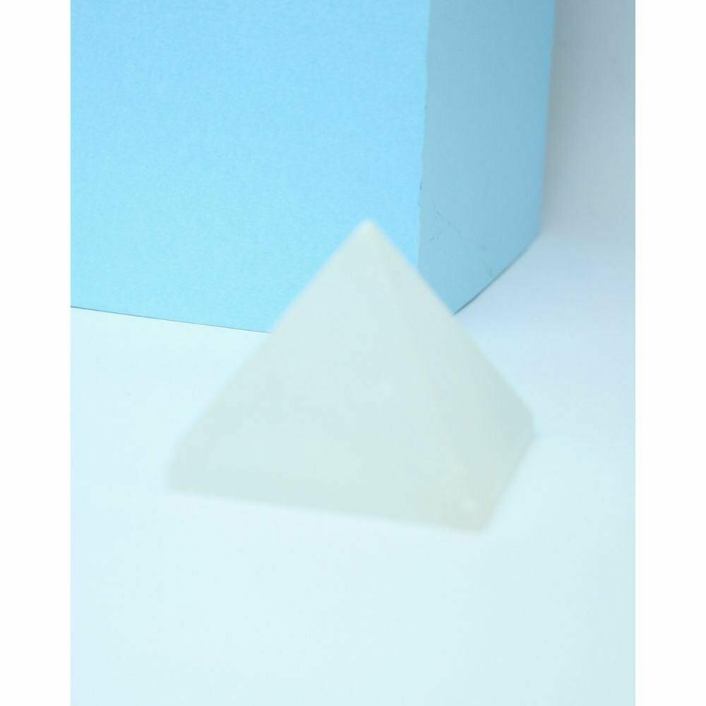 Pirâmide Pedra Selenita Branca 60 a 70 gramas