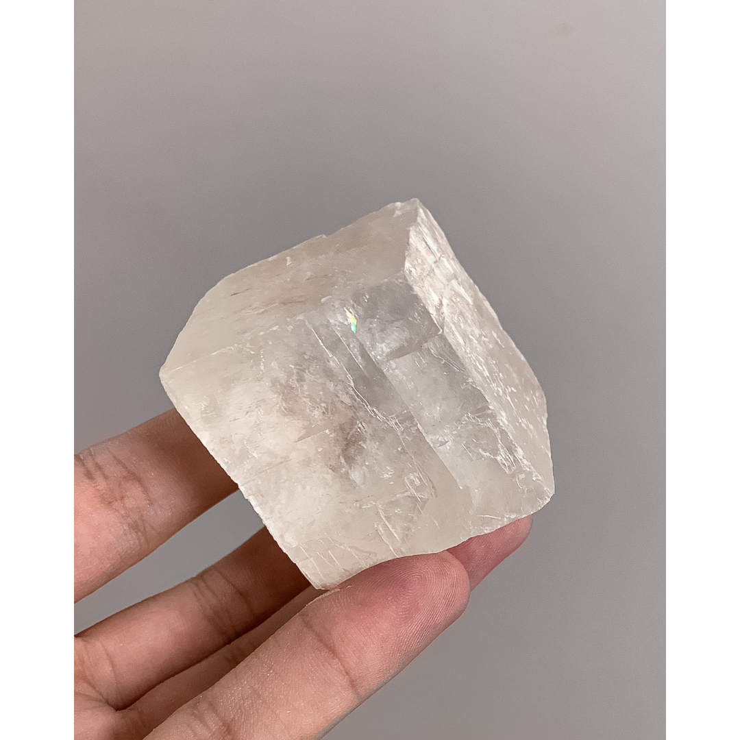 Pedra Calcita Ótica Bruta 147 Gramas