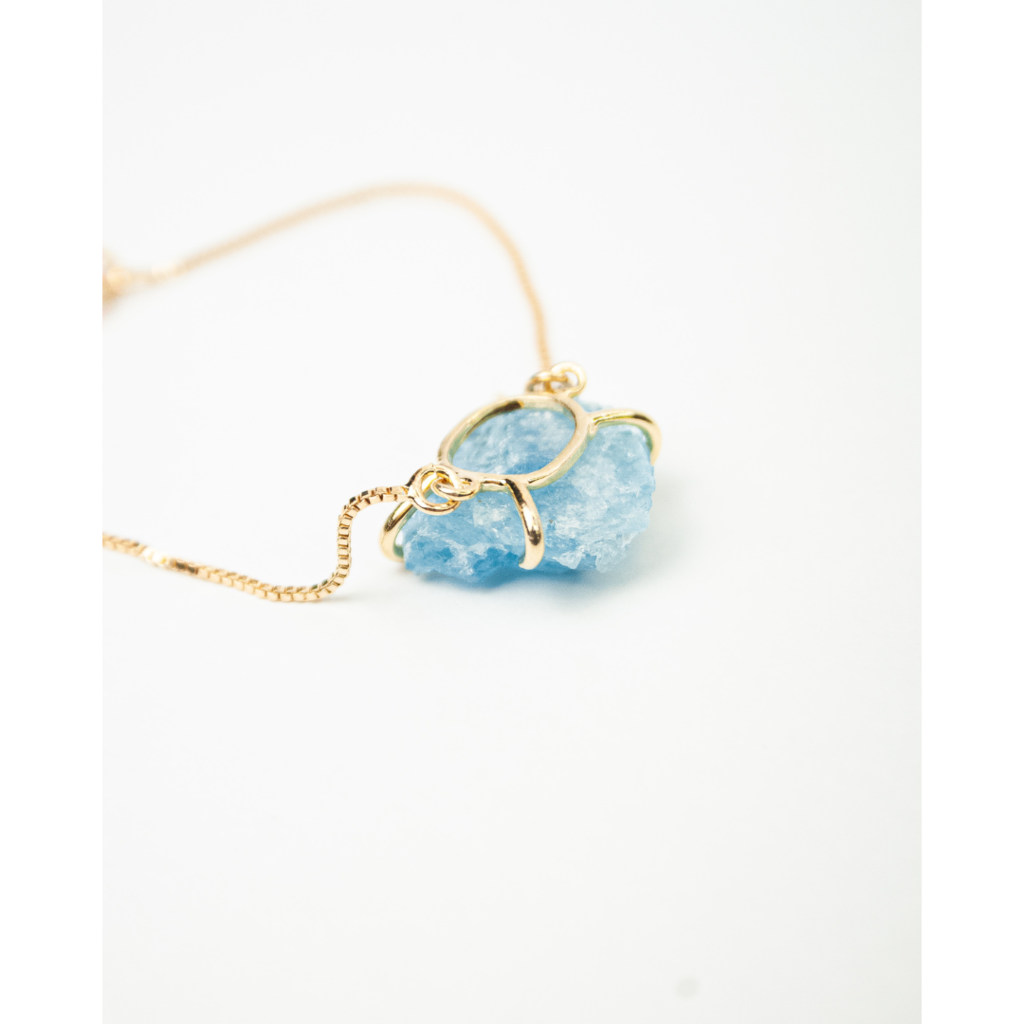 Pulseira Água Marinha Bruta com Garra Banhado Ouro