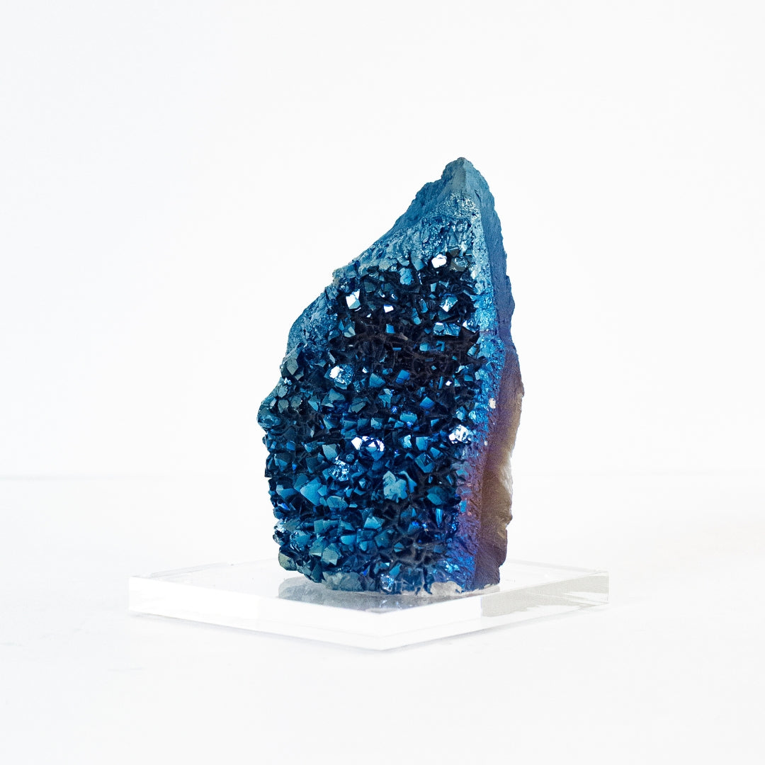 Drusa Quartzo Titânio Blue na Base Acrílica 348 gramas