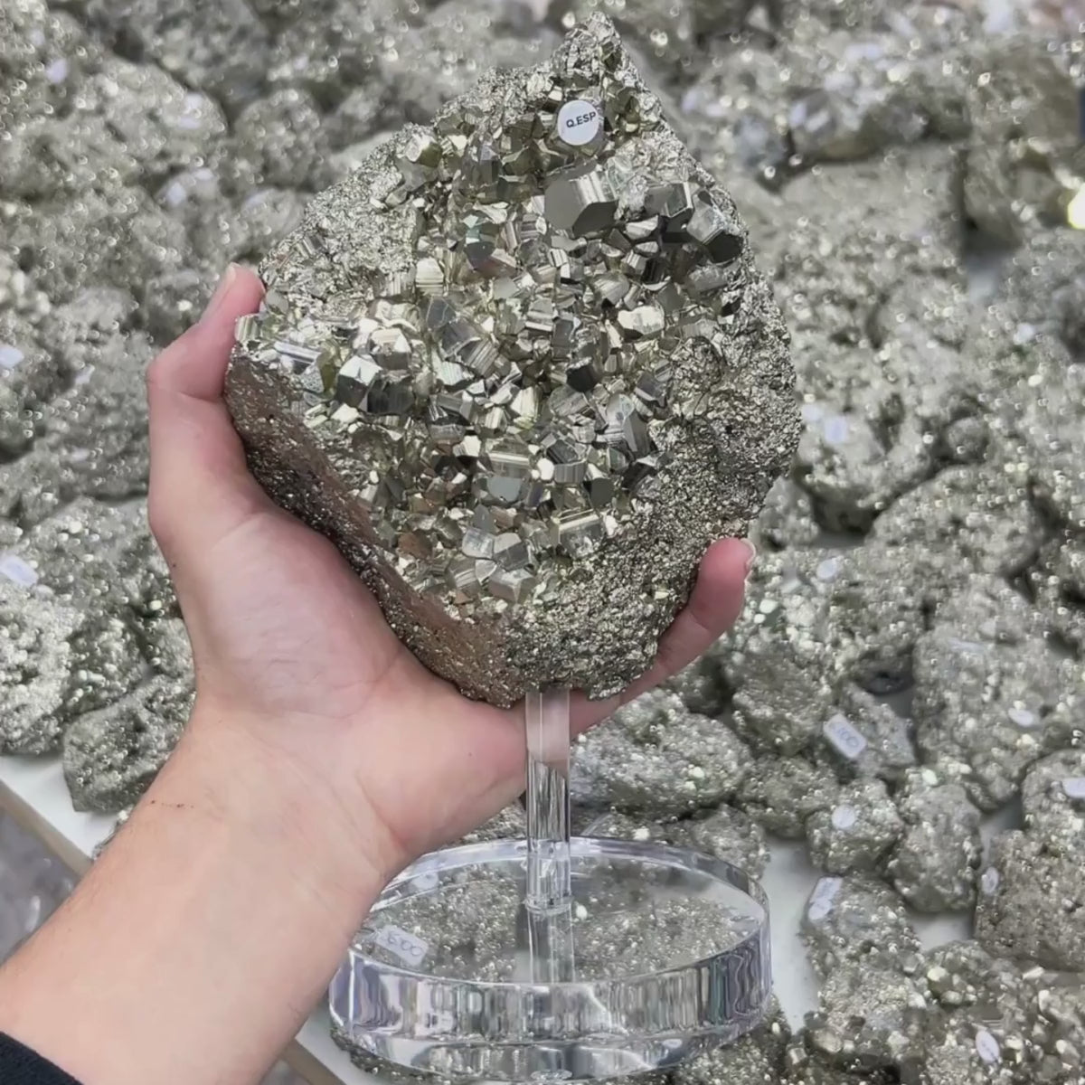 Carregar vídeo: Pedra Pirita Cúbica Extra Peruana Base Acrílica 2,813 kg