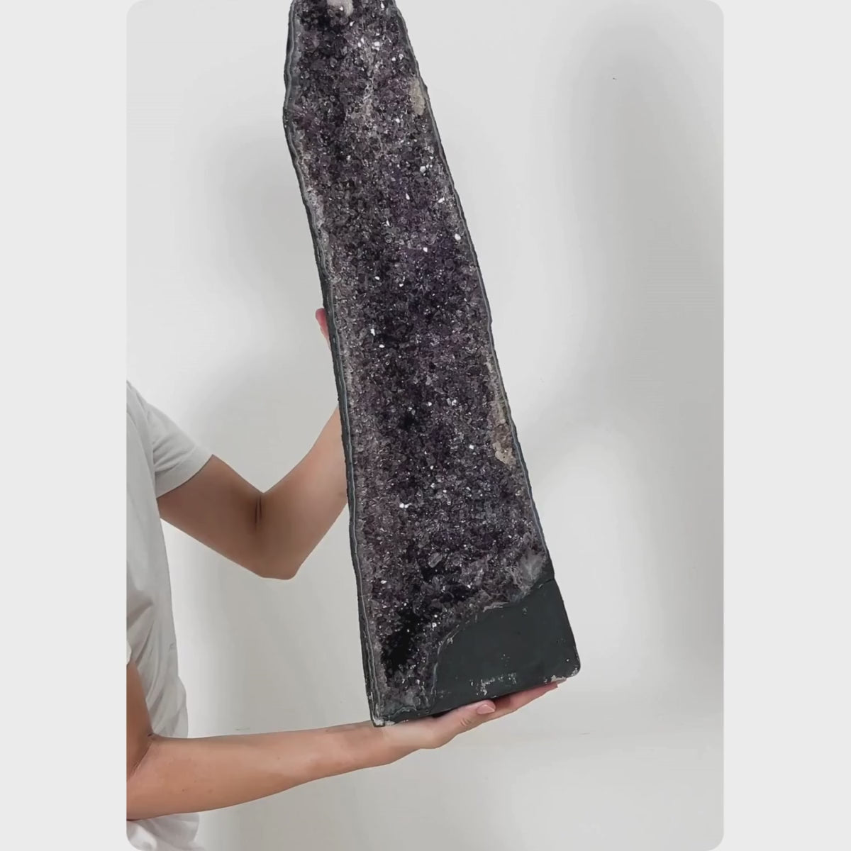 Carregar vídeo: Capela de Ametista 15,800 kg
