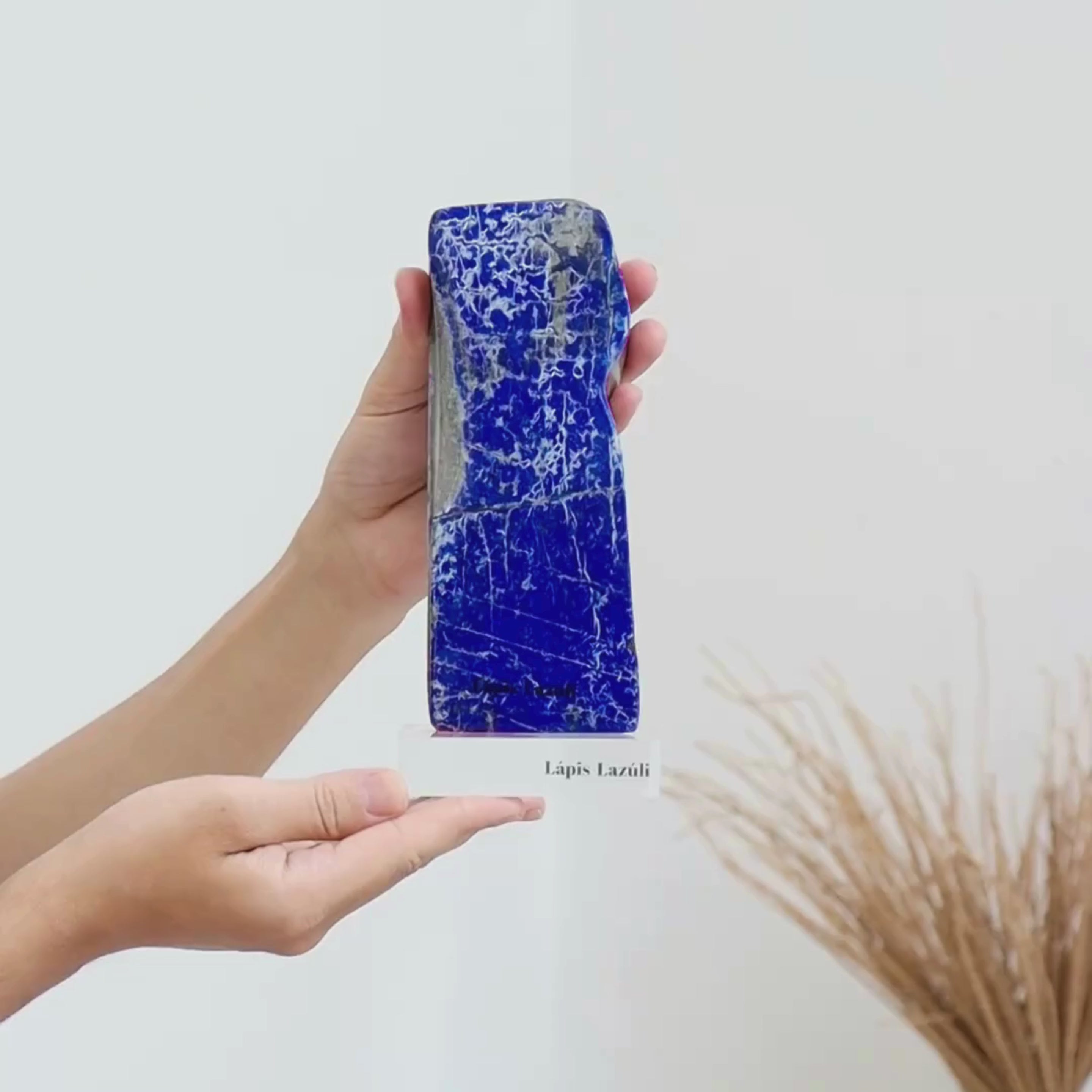 Carregar vídeo: Pedra Lápis Lazúli Extra Importada (Coleção) Base Acrílica 818 gramas