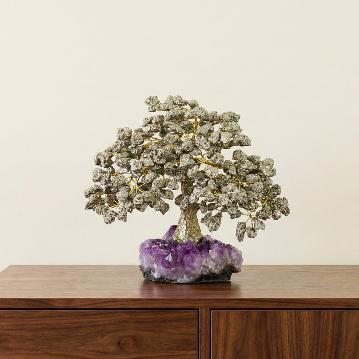 Árvore Prosperidade Pedra Pirita na Base Drusa Ametista Grande 4,516 kg